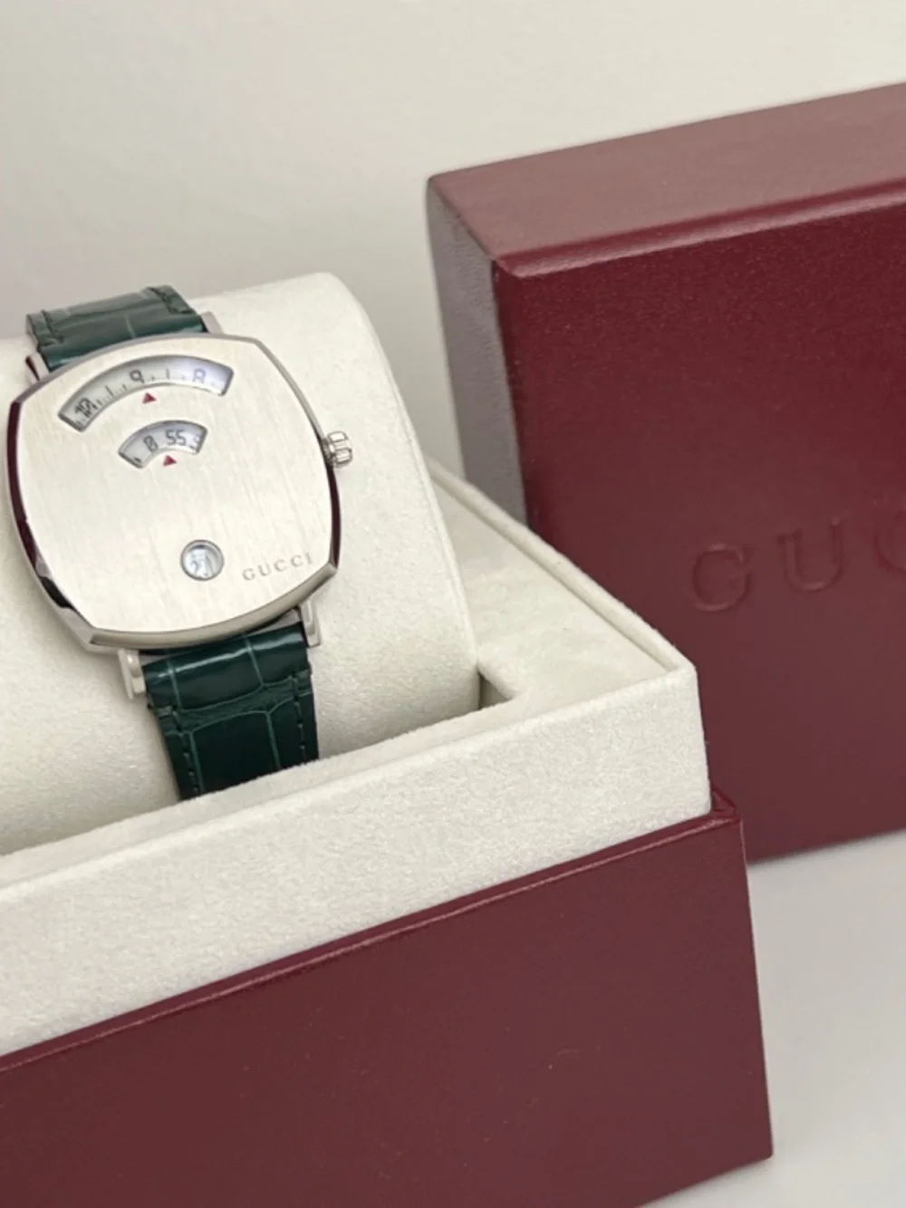 Gucci Grip Watch 35 mm Unisex Stainless Steel Silver 3 Windows Green Alligator